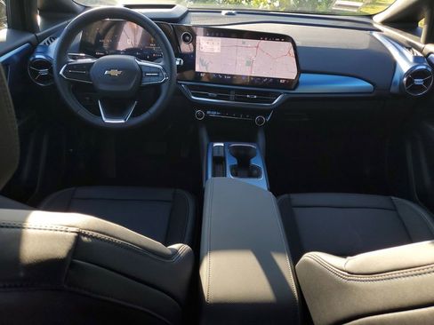 Used 2026 Chevrolet Equinox EV LT image 10