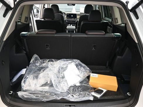 New 2026 Volkswagen Atlas Peak Edition image 17