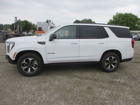 New 2026 GMC Yukon AT4 Ultimate w/ LPO, Floor Liner Package AWD/4WD image 7
