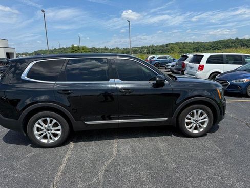 Used 2022 Kia Telluride LX AWD/4WD image 6