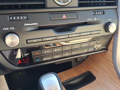 Certified 2021 Lexus RX 350L Premium w/ Premium Package image 17