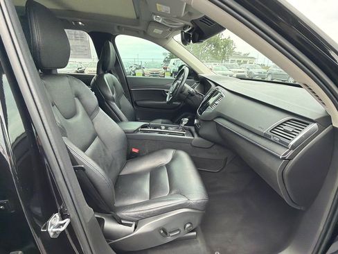 Used 2020 Volvo XC90 T6 Momentum w/ Protection Package Premier AWD/4WD image 11