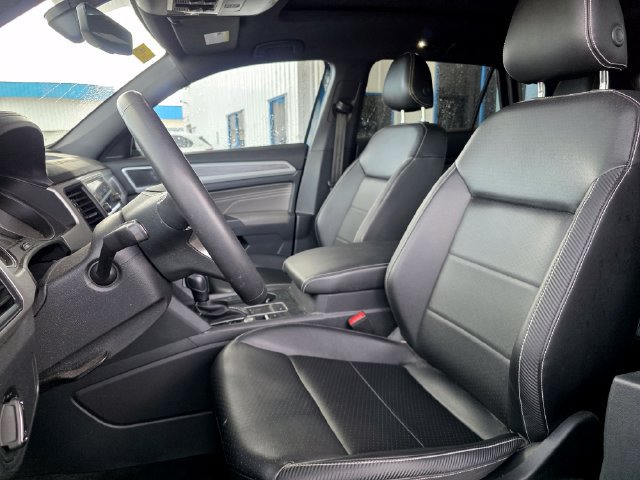Used 2021 Volkswagen Atlas Cross Sport SE w/ Panoramic Sunroof Package FWD image 12