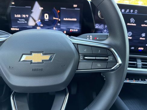 New 2026 Chevrolet Equinox EV LT image 16