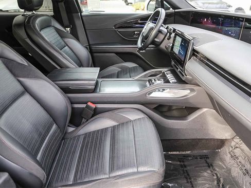 Certified 2024 Lincoln Nautilus Reserve w/ Equipment Group 202A image 20