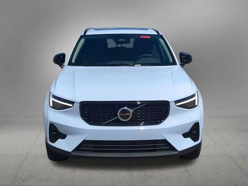 Used 2026 Volvo XC40 B5 Plus w/ Protection Package Premier AWD/4WD image 9