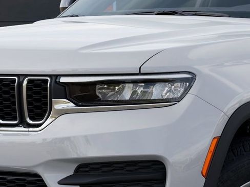 New 2026 Jeep Grand Cherokee Laredo image 10