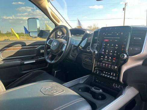 Used 2019 RAM 2500 Laramie AWD/4WD image 16
