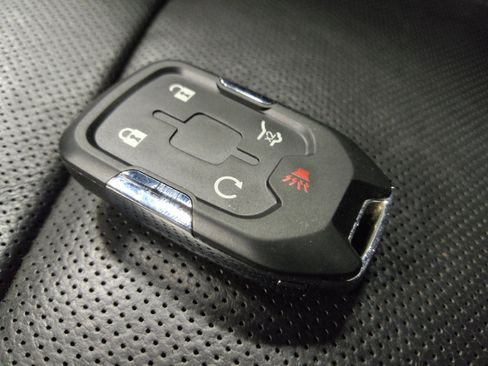 Used 2017 GMC Acadia SLT image 32