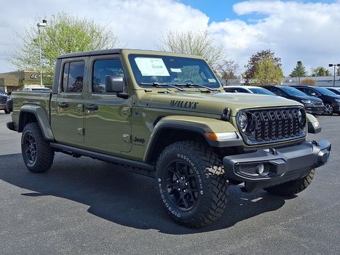 Used 2026 Jeep Gladiator Sport AWD/4WD image 2