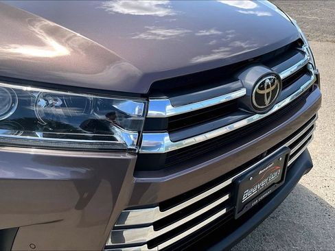 Used 2018 Toyota Highlander Limited Platinum AWD/4WD image 32