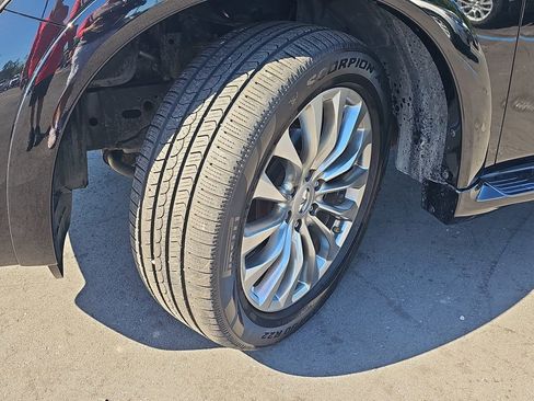 Used 2017 INFINITI QX80 4WD w/ Driver Assistance Package image 41