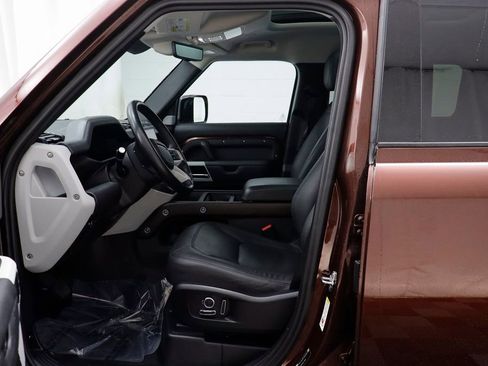 Used 2023 Land Rover Defender 130 First Edition image 5
