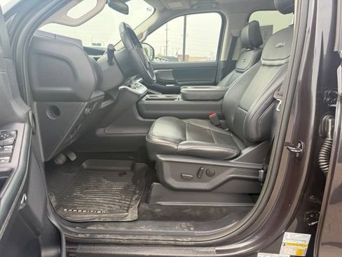 Certified 2025 Ford Expedition Max Platinum w/ Driver's Package AWD/4WD image 16