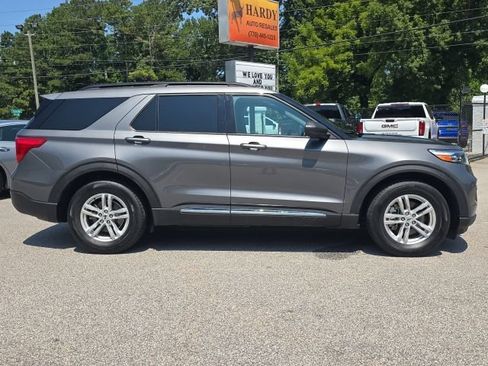 Used 2023 Ford Explorer XLT RWD image 6