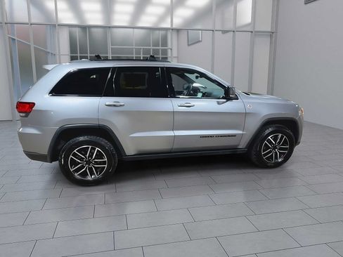 Used 2021 Jeep Grand Cherokee Trailhawk w/ Trailhawk Luxury Group AWD/4WD image 9