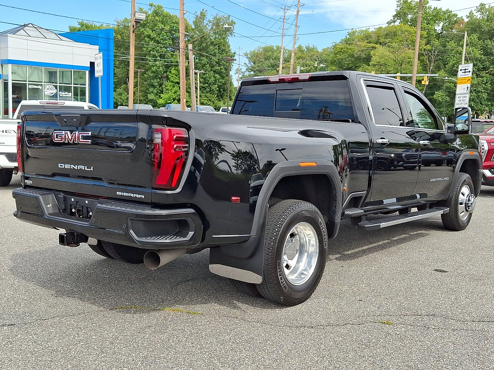 Certified 2026 GMC Sierra 3500 Denali w/ Denali Reserve Package AWD/4WD image 6