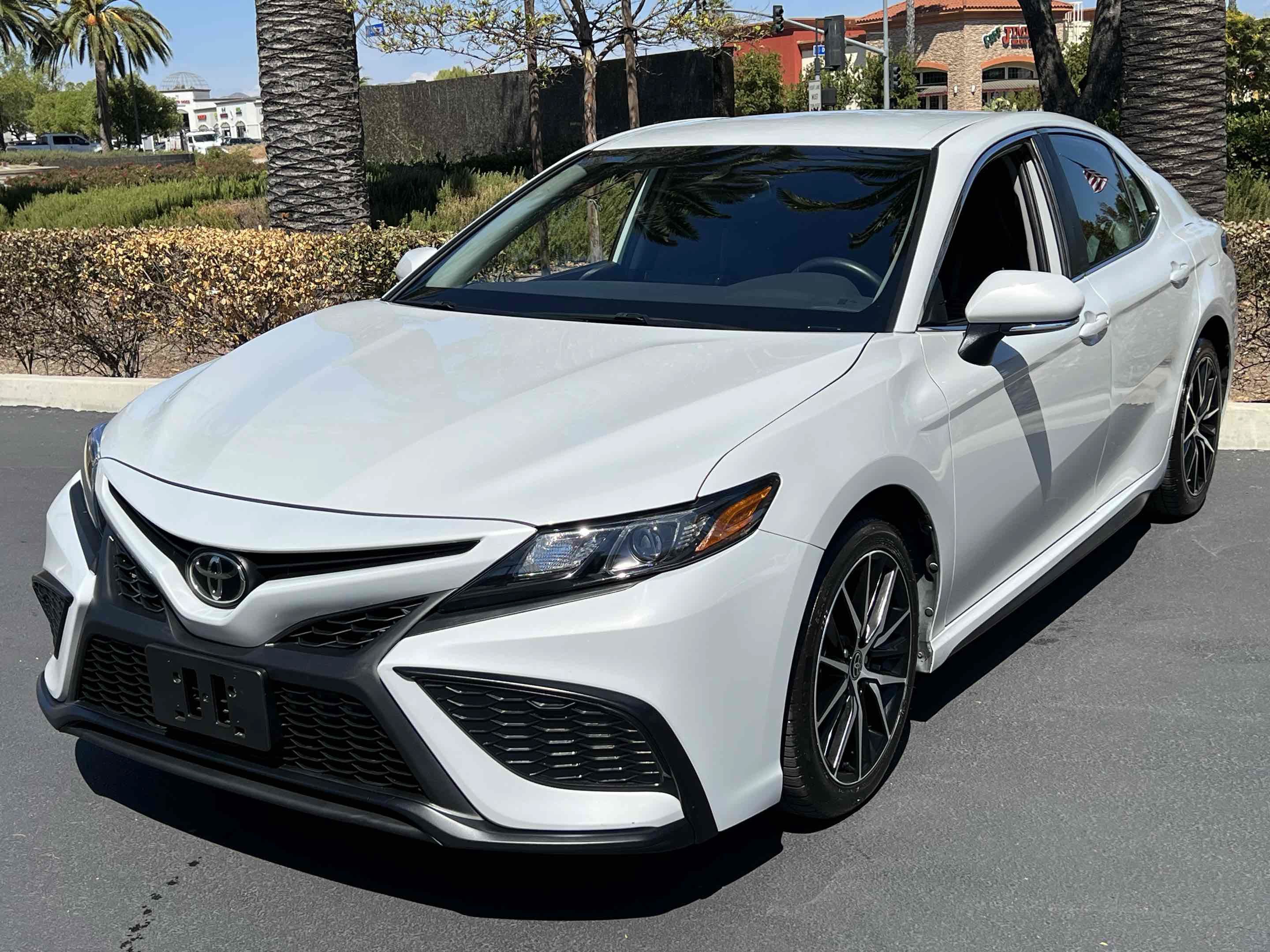 Used 2023 Toyota Camry SE w/ Convenience Package FWD image 8