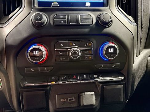 Used 2021 Chevrolet Silverado 1500 LT AWD/4WD image 15