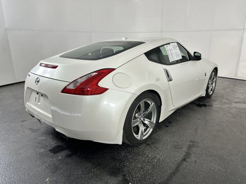Used 2009 Nissan 370Z Touring image 11