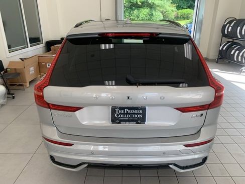 Certified 2024 Volvo XC60 B5 Core image 5