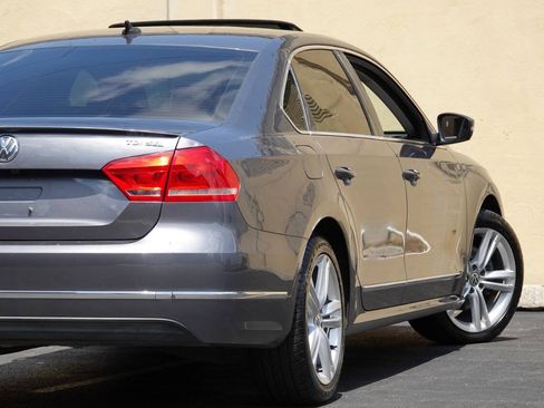 Used 2013 Volkswagen Passat TDI SEL Premium FWD image 19