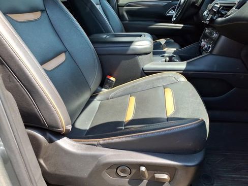 Used 2022 GMC Yukon XL AT4 AWD/4WD image 9