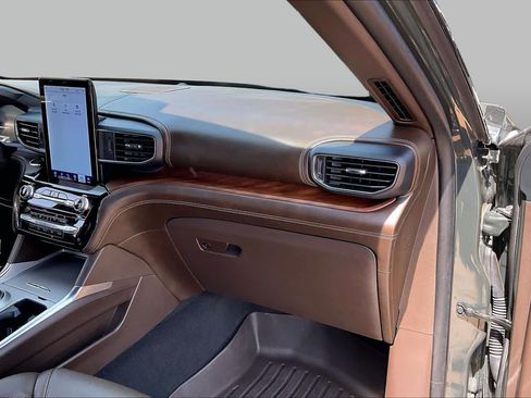 Used 2023 Ford Explorer King Ranch w/ Technology Package AWD/4WD image 19