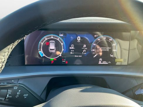 New 2026 Volkswagen Tiguan SE R-Line image 11