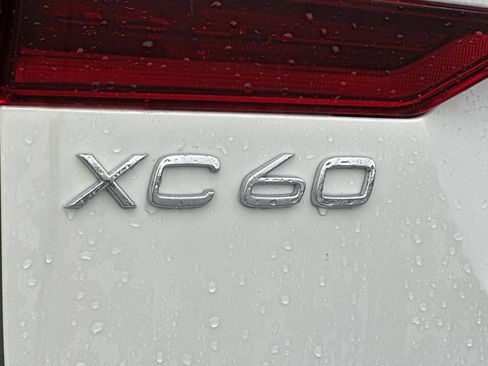 New 2026 Volvo XC60 B5 Ultra w/ Protection Package Premier AWD/4WD image 12
