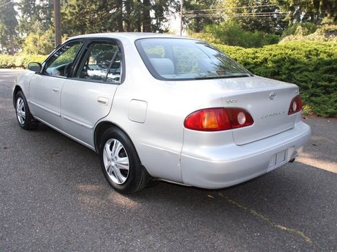 Used 2002 Toyota Corolla LE FWD image 4