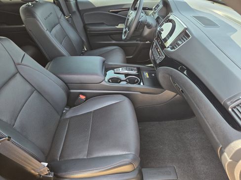 Used 2024 Honda Passport Black Edition image 17