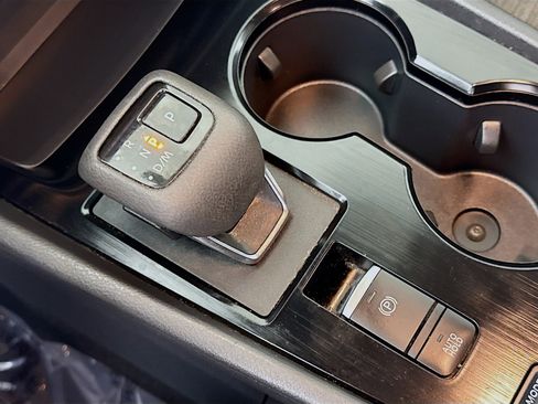 Used 2022 Nissan Rogue S image 20