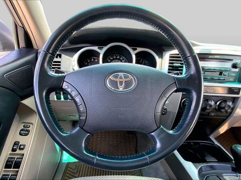 Used 2005 Toyota 4Runner SR5 RWD image 5