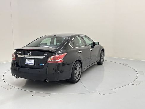 Used 2013 Nissan Altima 2.5 SV FWD image 6