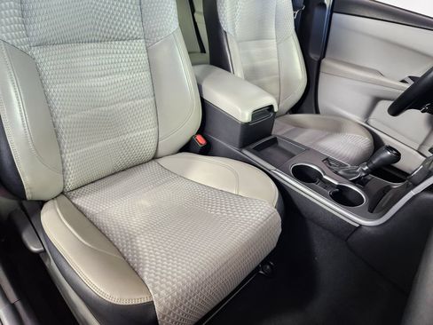 Used 2015 Toyota Camry SE w/ Protection Package FWD image 11