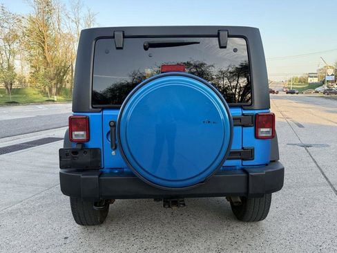 Used 2016 Jeep Wrangler Unlimited Sport w/ Quick Order Package 23S AWD/4WD image 9