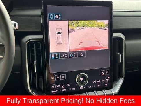 Used 2025 GMC Acadia AT4 AWD/4WD image 38