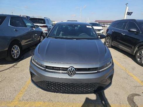 Used 2025 Volkswagen Jetta Sport image 7