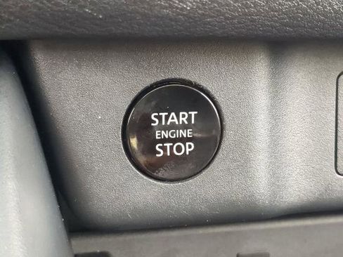 Certified 2025 Nissan Rogue Platinum image 29