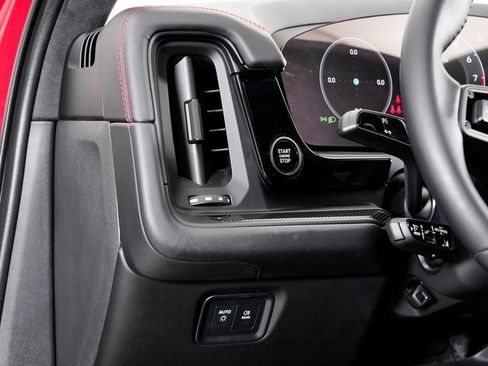 Used 2025 Porsche Cayenne GTS image 12