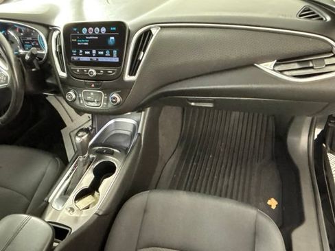 Used 2016 Chevrolet Malibu LT FWD image 17