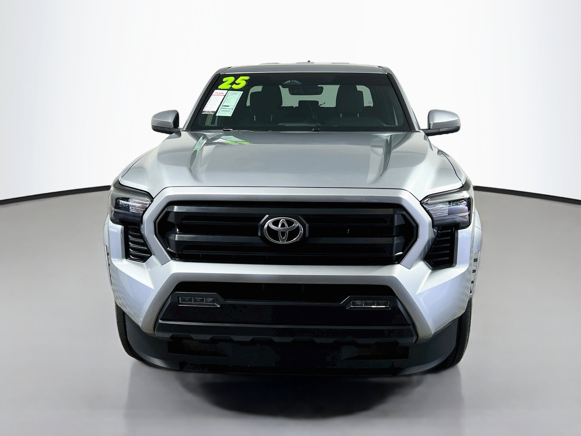Used 2025 Toyota Tacoma SR5 AWD/4WD image 11