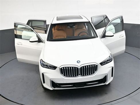 New 2026 BMW X5 xDrive50e image 27