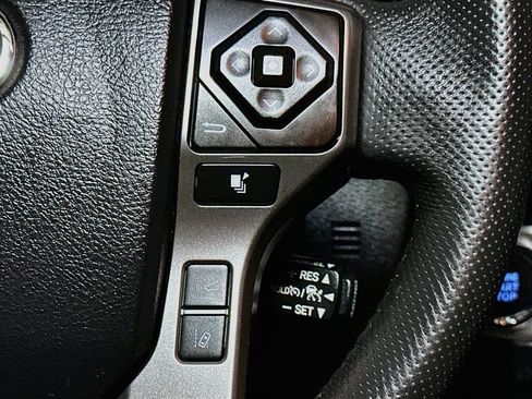 Used 2023 Toyota Tacoma SR5 w/ Black Out Package (TMS) AWD/4WD image 29