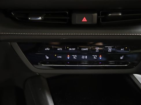 Used 2023 Buick Envision Preferred AWD/4WD image 18