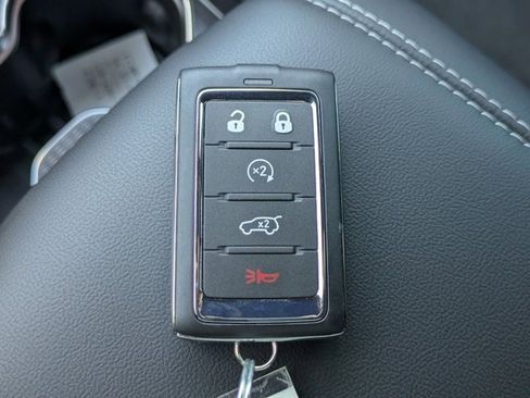 New 2025 Jeep Grand Cherokee Altitude image 26