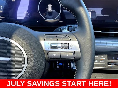 Used 2025 Hyundai Kona Limited FWD image 16