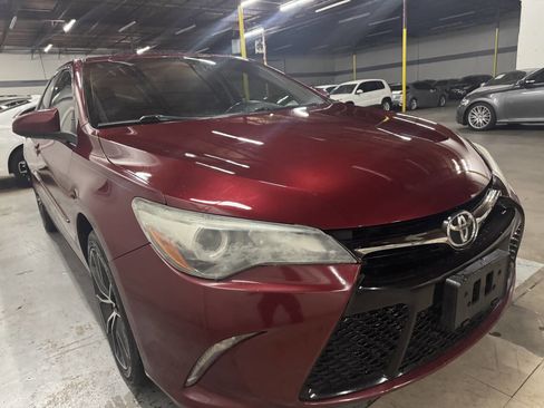 Used 2017 Toyota Camry LE image 7