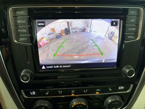 Used 2018 Volkswagen Passat 2.0T R-Line FWD image 35